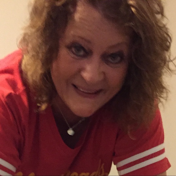 Meet your Posher, Debbie - Picture 1 of 1